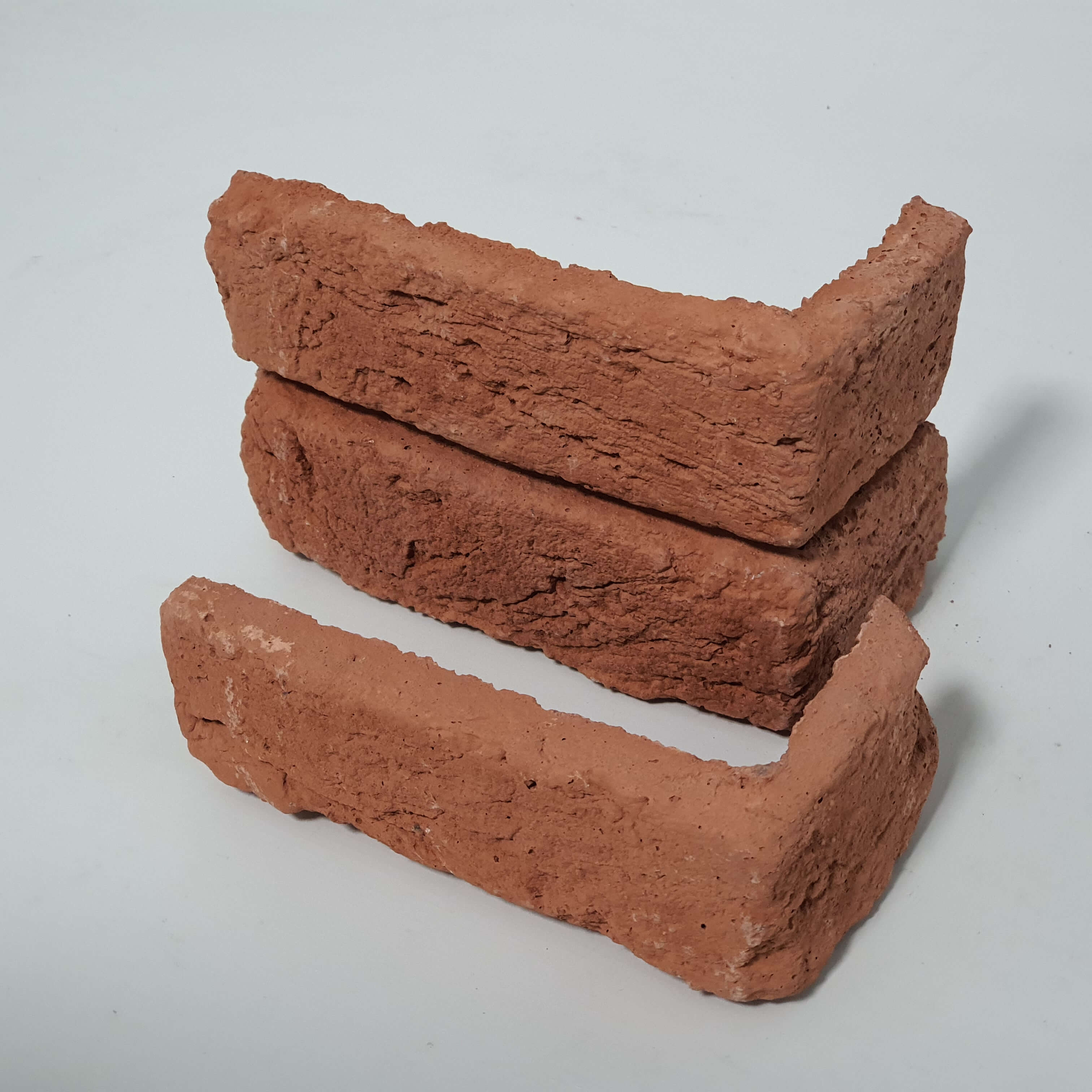 Colț de cărămidă multiplă