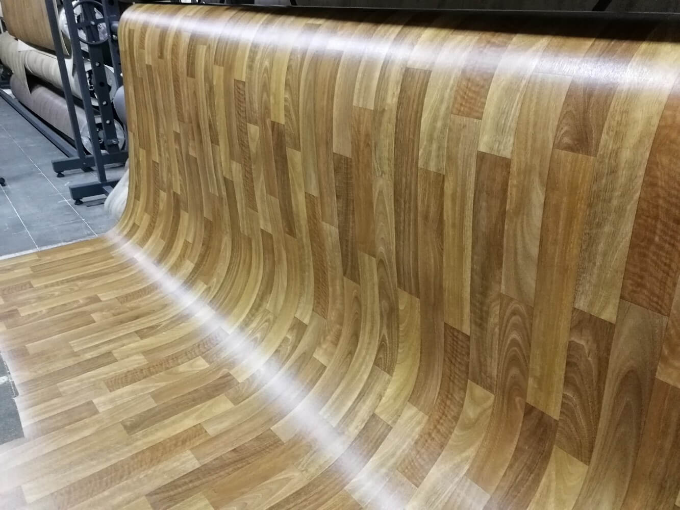 Spotted Gum 743 Vinil Lino Pardoseală 3m lățime