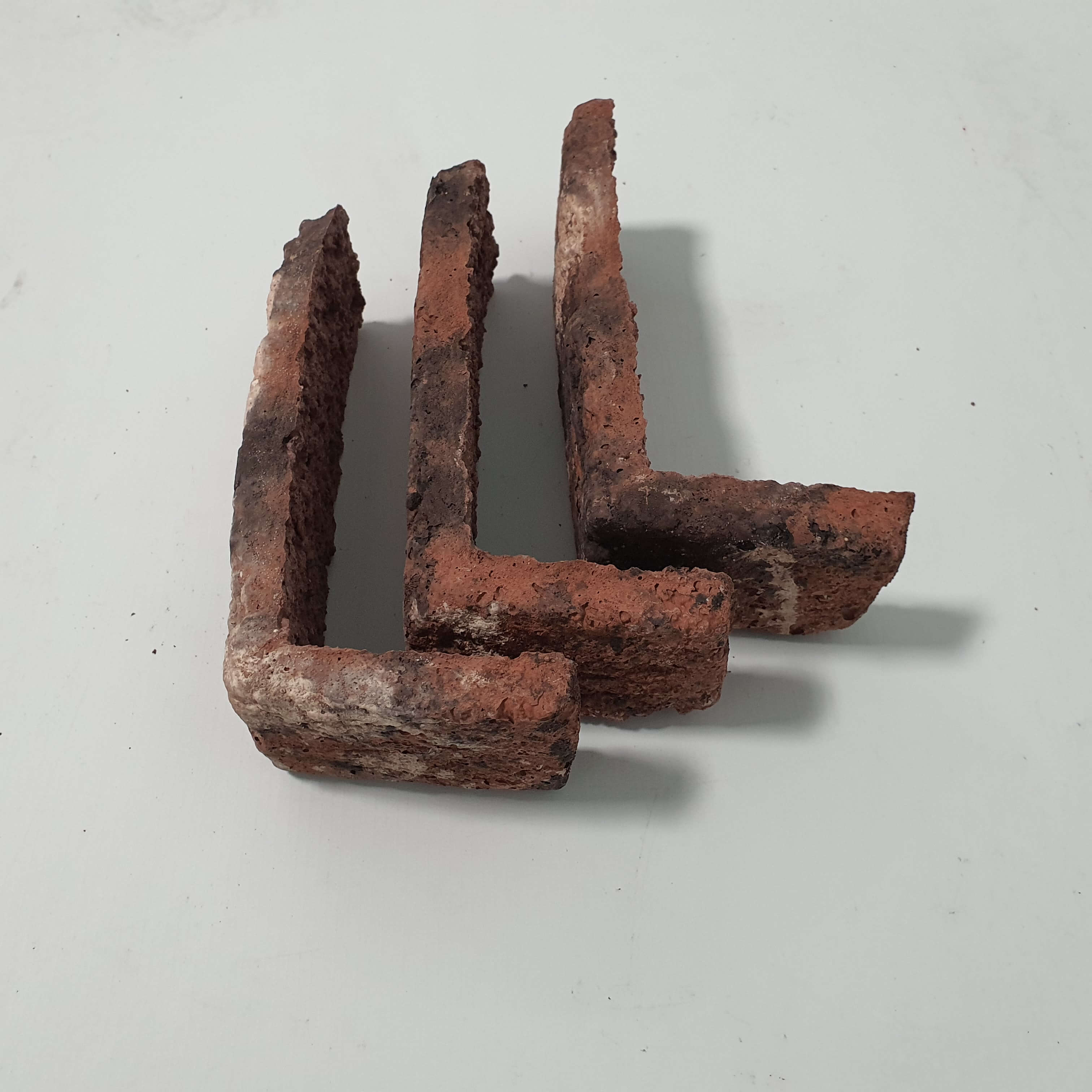 Colț de cărămidă multiplă