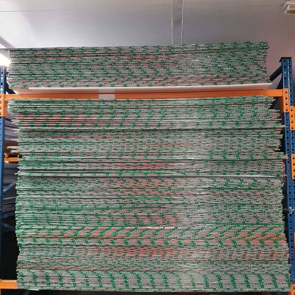 4 mm (2 ft L x 4 ft L / 61 cm L x 122 cm L - lățime x lungime) Foaie de acoperiș din policarbonat Înlocuire transparentă pentru seră 10 ani garanție Protecție UV