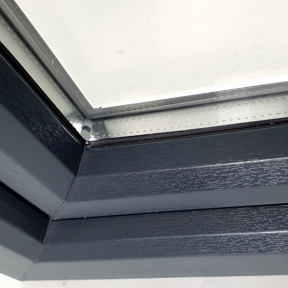 UPVC Uchylna i obrotowa rama okienna z podwójnymi szybami i szkłem 70 mm Uszczelka UK 2 - wewnętrzna biała zewnętrzna antracytowa