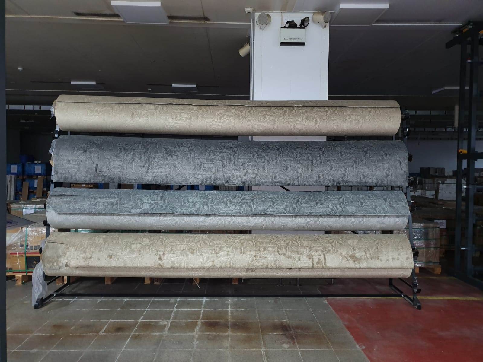 Golden Carpet 60 OZ Ciężka rolka dywanowa do zastosowań komercyjnych i mieszkaniowych