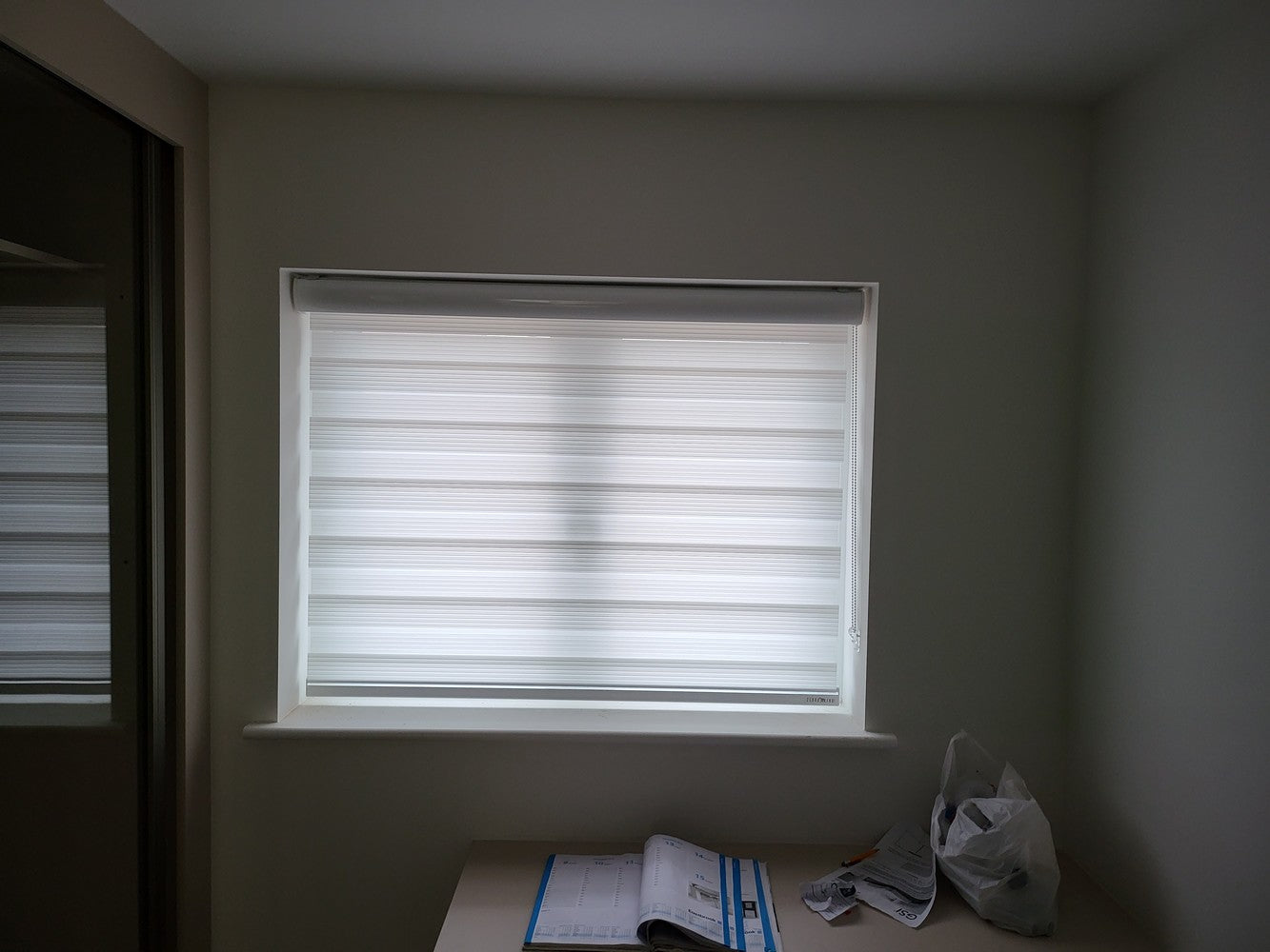 Decor Blinds Privacy 303 Pleated White