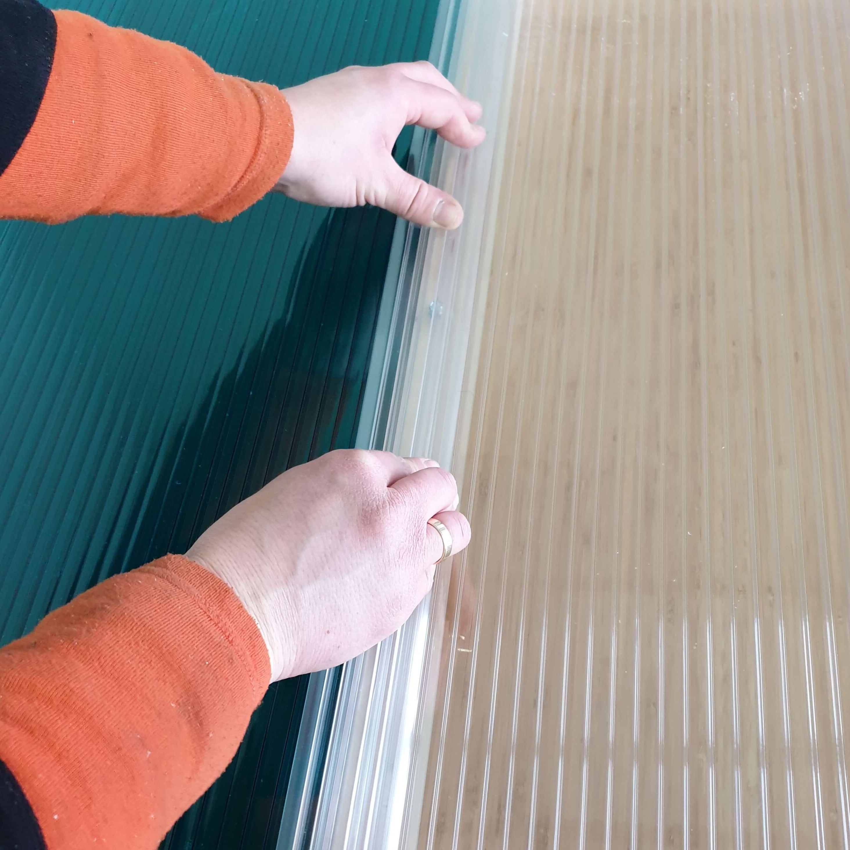 Bară de geam snap-down din policarbonat transparent pentru utilizare cu foi de acoperiș din policarbonat de 4 mm / 6 mm / 8 mm / 10 mm
